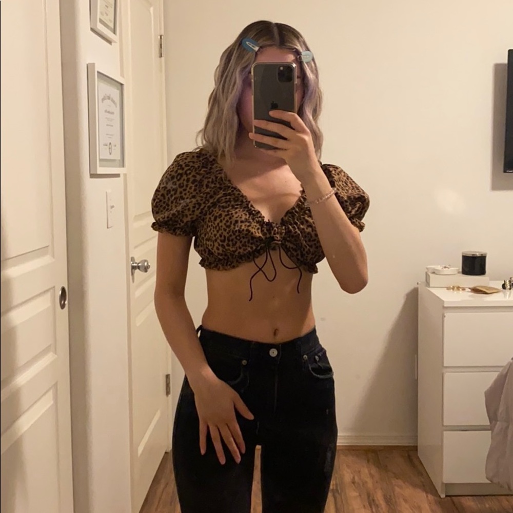 off the shoulder leopard crop top from shein